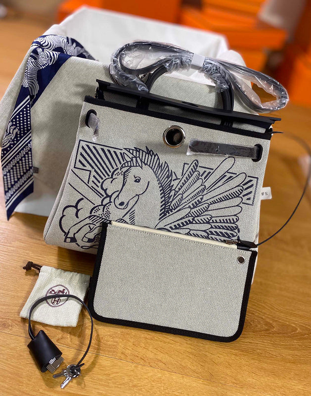 PHA - HMS Bags - 1675