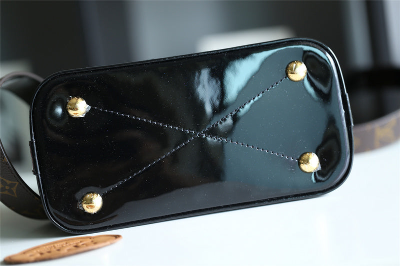 I W Fashion Lu-Vi bags - 8283