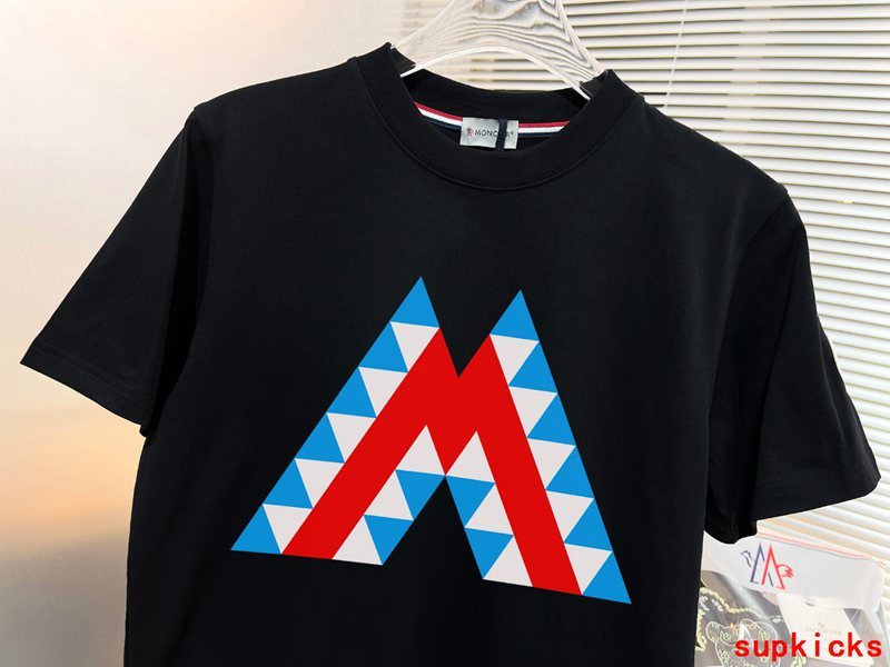 Moncler Luxury Cloth