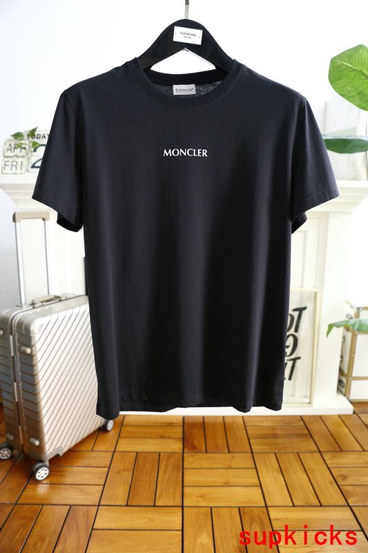Moncler Luxury Cloth