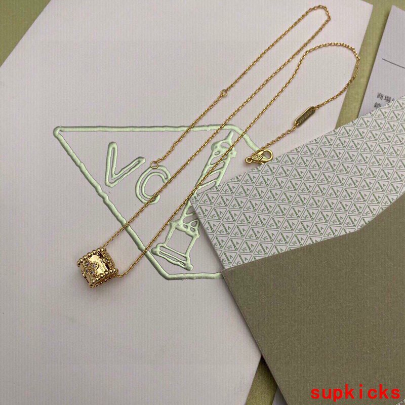 Van Cleef & Arples Jewelry