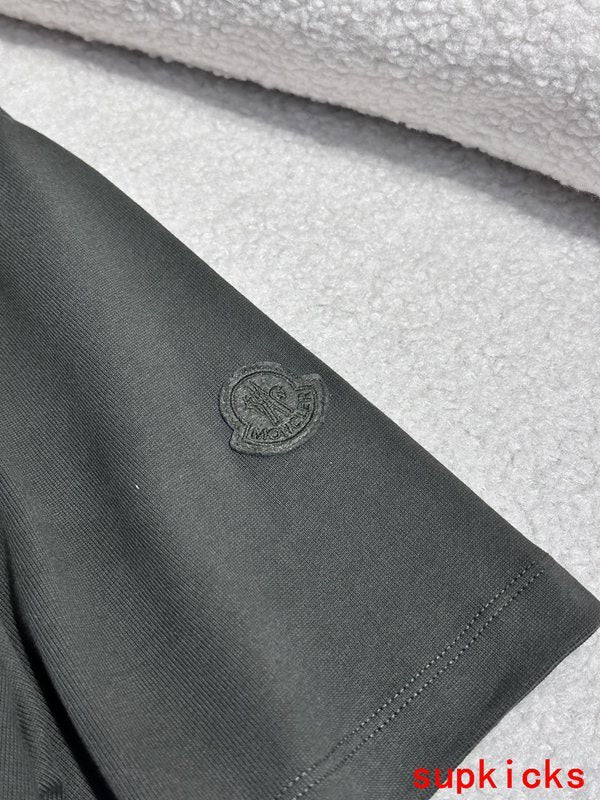 Moncler Luxury Cloth