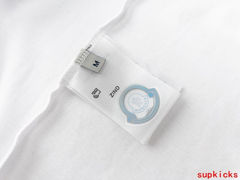 Moncler Luxury Cloth