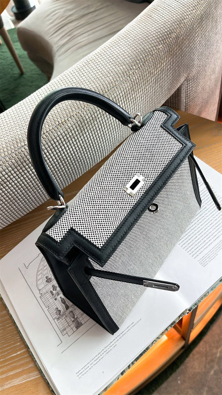 PHA - HMS Bags - 573