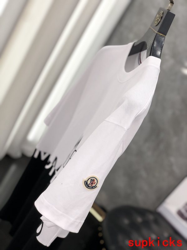 Moncler Luxury Cloth