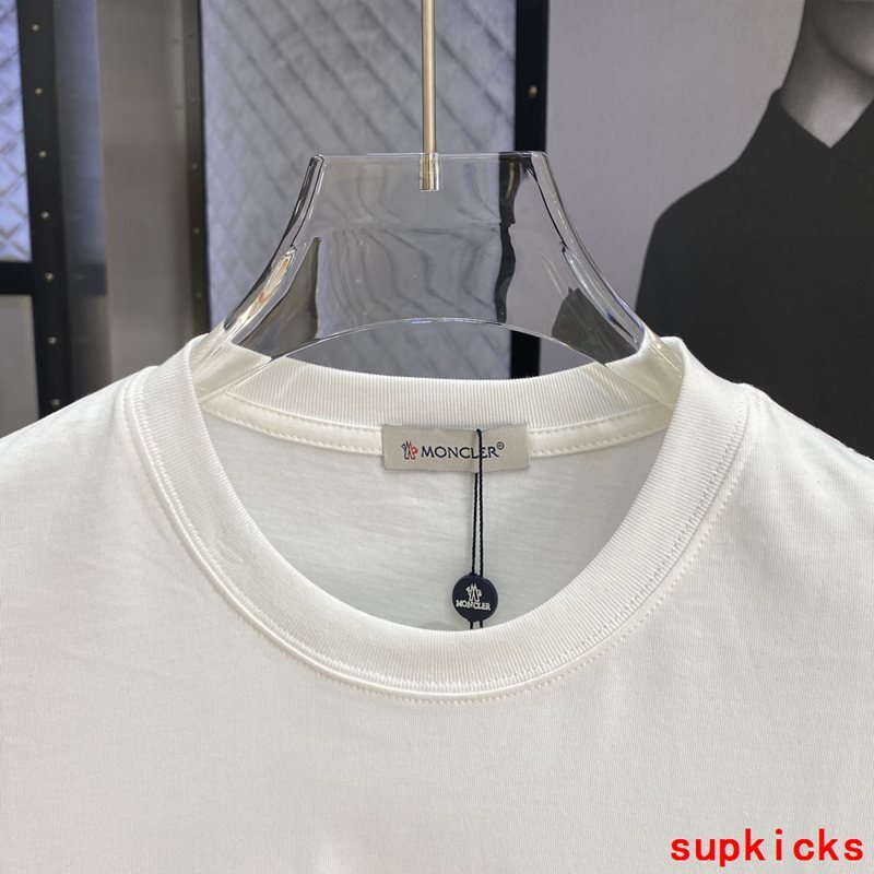 Moncler Luxury Cloth