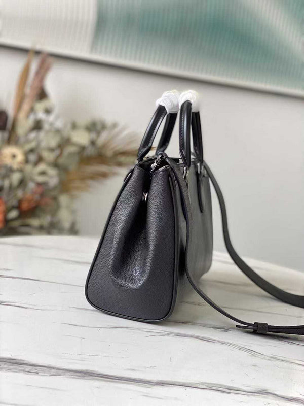 I W Fashion Lu-Vi bags - 17532