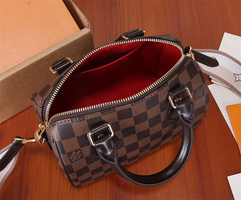 PHA - LOV Bags - 305