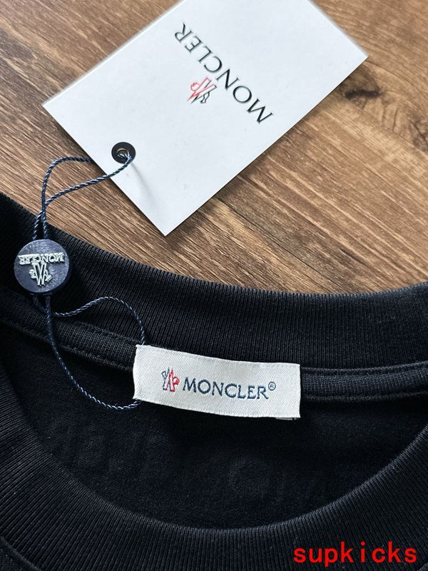Moncler Luxury Cloth