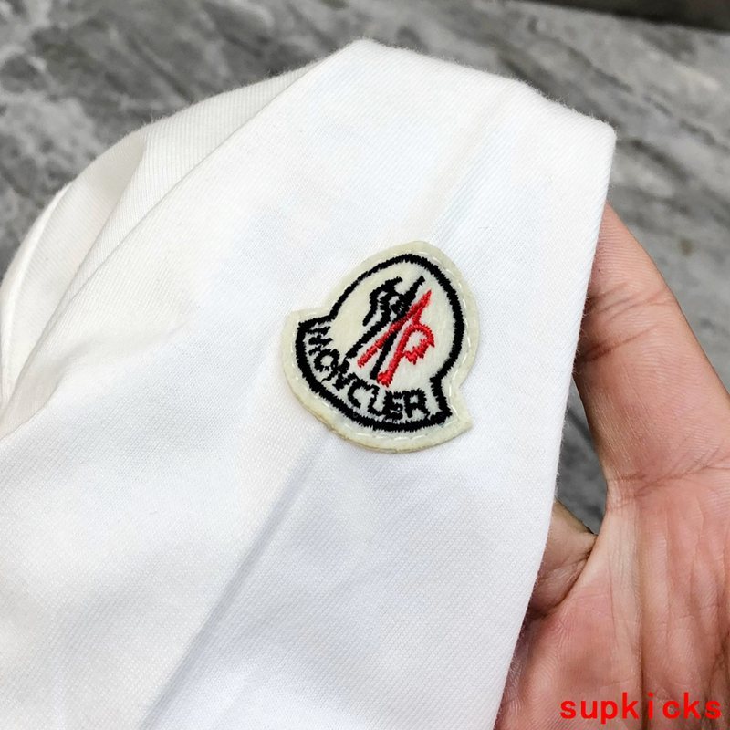 Moncler Luxury Cloth