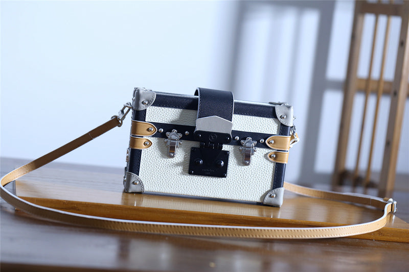 I W Fashion Lu-Vi bags - 8231