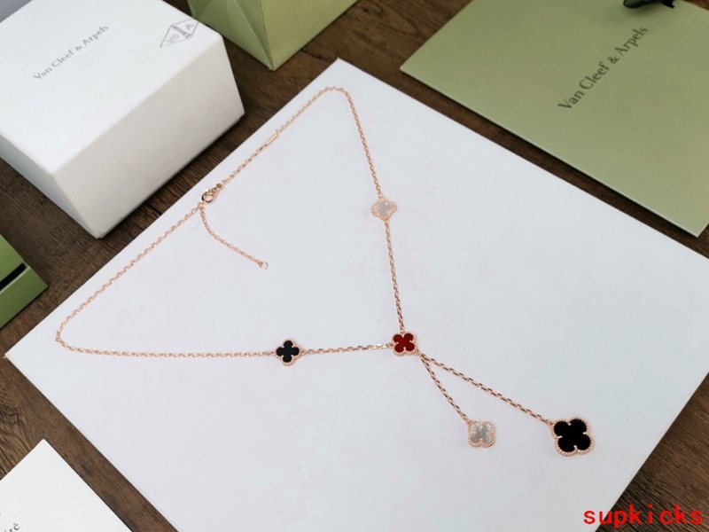 Van Cleef & Arples Jewelry
