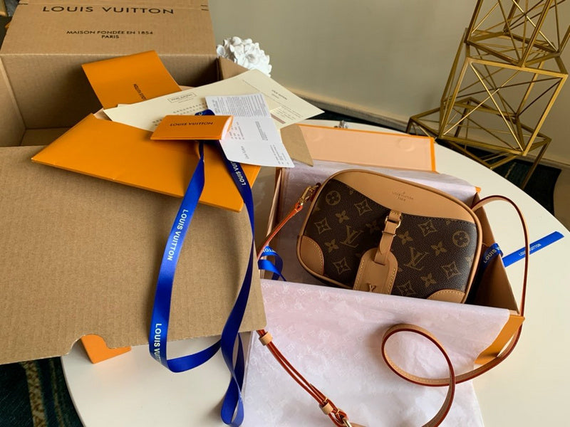 I W Fashion Lu-Vi bags - 17791