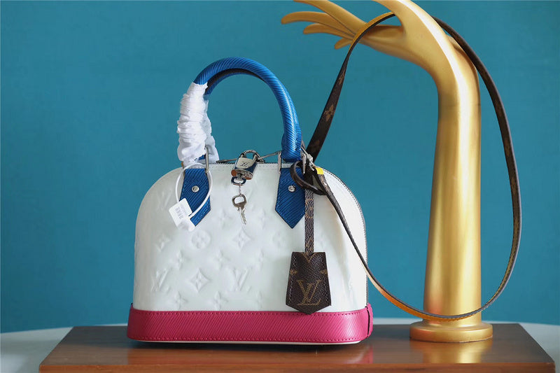 I W Fashion Lu-Vi bags - 8252