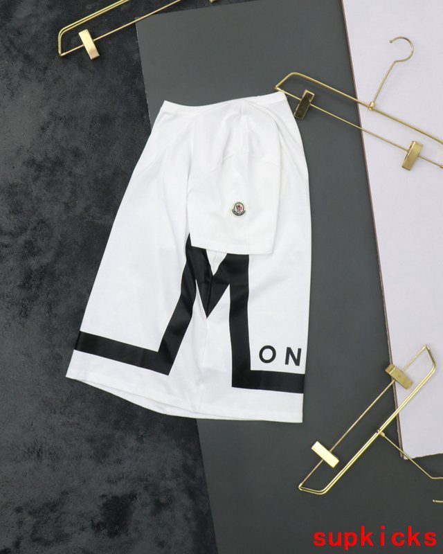 Moncler Luxury Cloth
