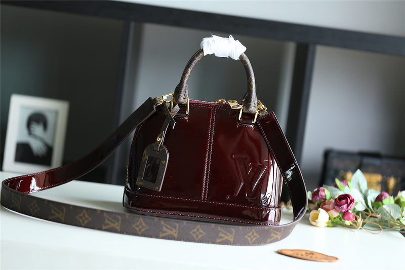 I W Fashion Lu-Vi bags - 8279