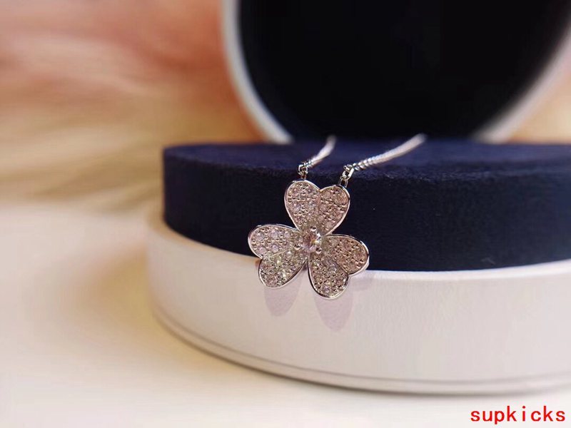 Van Cleef & Arples Jewelry
