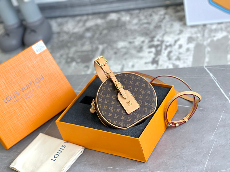 I W Fashion Lu-Vi bags - 17218