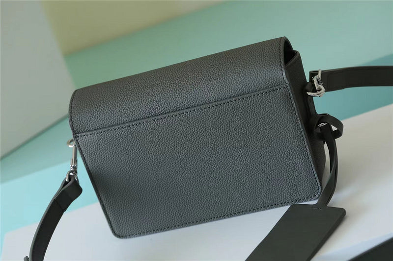 I W Fashion Lu-Vi bags - 9967