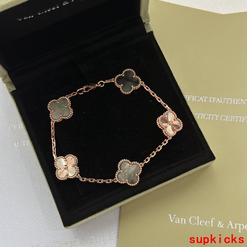 Van Cleef & Arples Jewelry