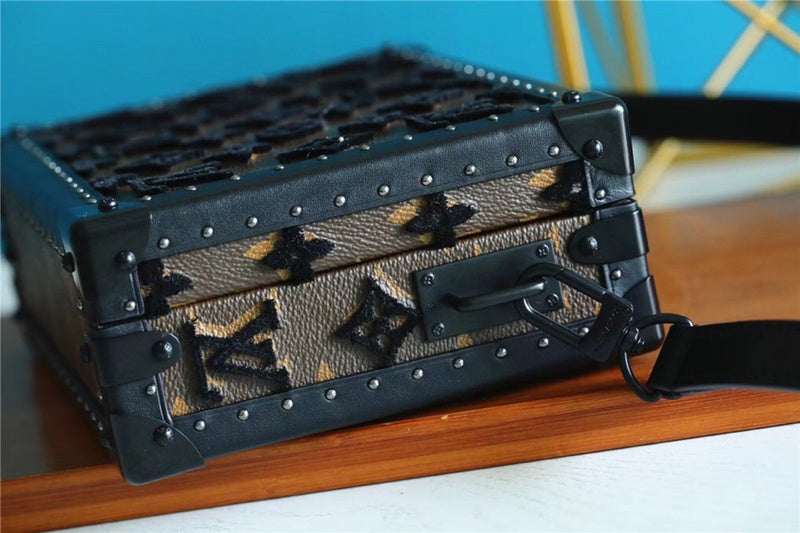 I W Fashion Lu-Vi bags - 10166