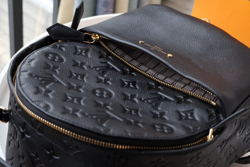 LOV2 Bags - Luxurious Bags  2828