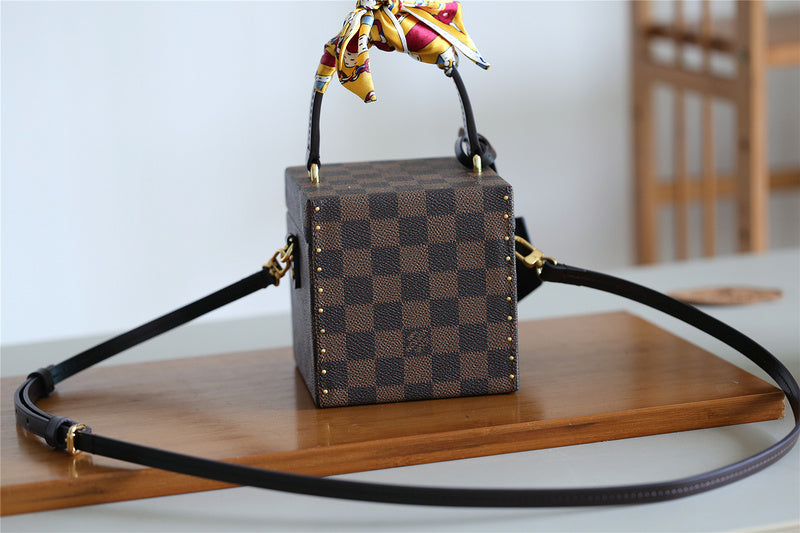 I W Fashion Lu-Vi bags - 9344