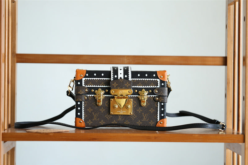 I W Fashion Lu-Vi bags - 8236