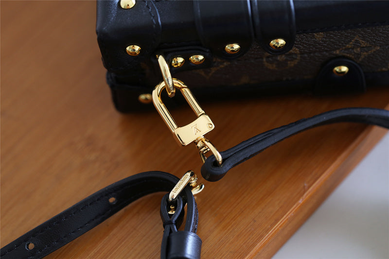 I W Fashion Lu-Vi bags - 8215