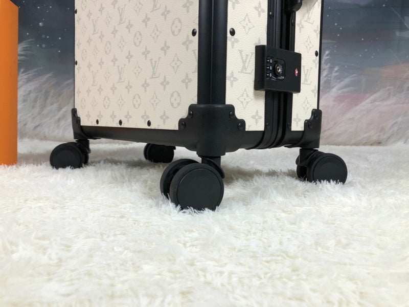 I W Fashion Lu-Vi bags - 11408