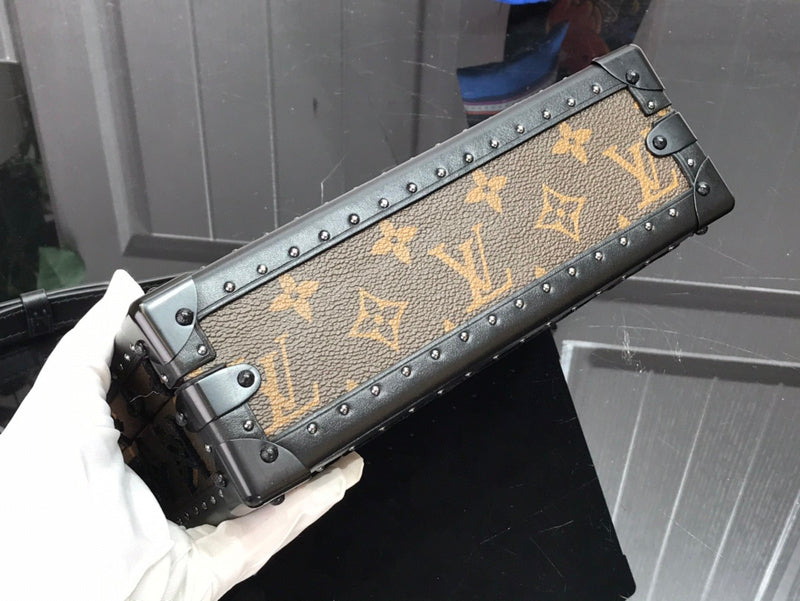 I W Fashion Lu-Vi bags - 17643