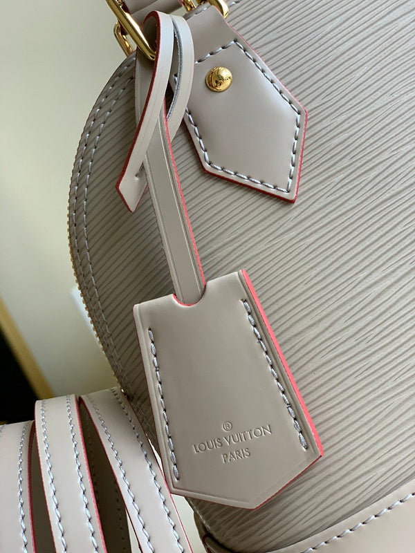 I W Fashion Lu-Vi bags - 17732