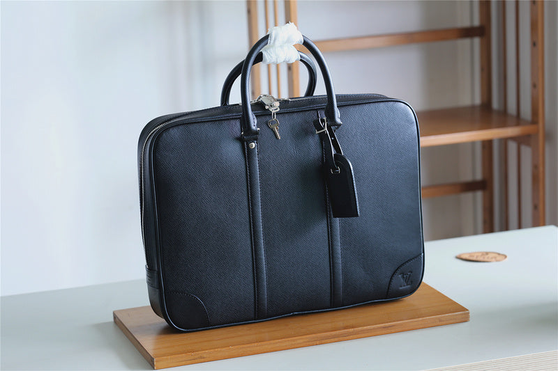 I W Fashion Lu-Vi bags - 9849