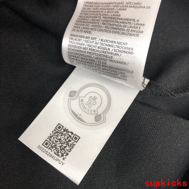 Moncler Luxury Cloth