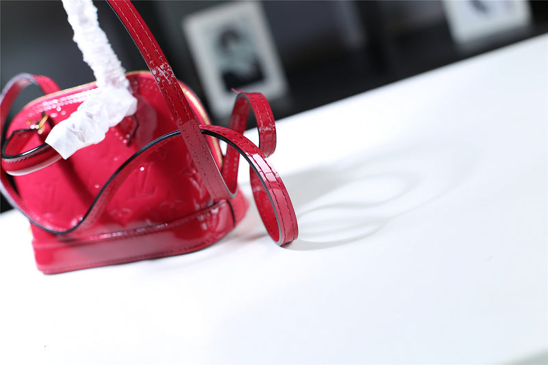 I W Fashion Lu-Vi bags - 8305