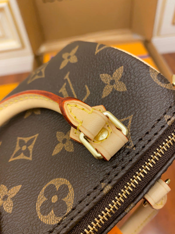 I W Fashion Lu-Vi bags - 17237
