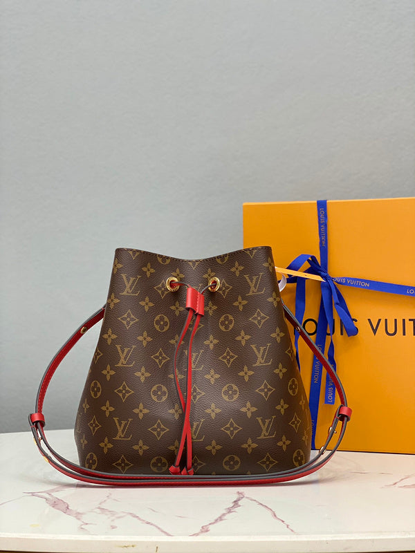 I W Fashion Lu-Vi bags - 17604