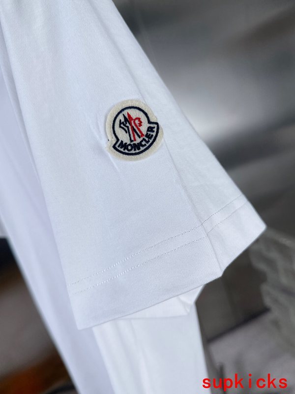 Moncler Luxury Cloth