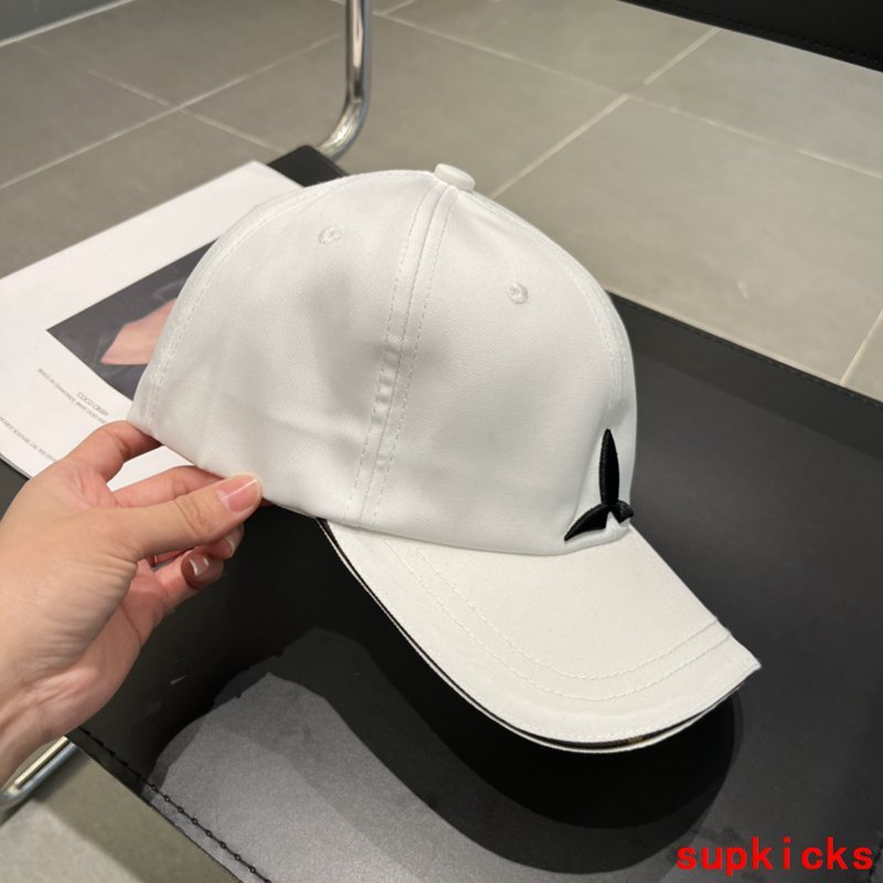 Louis Vuitton Luxury Cap