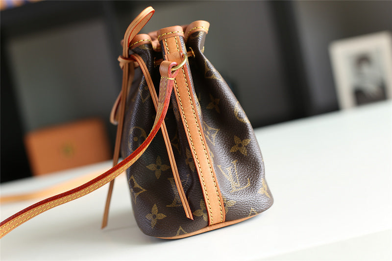 I W Fashion Lu-Vi bags - 9390