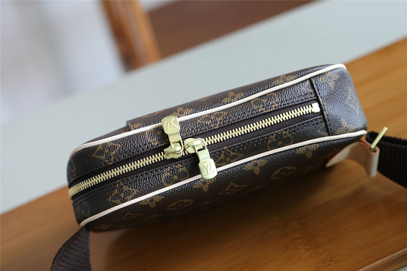 I W Fashion Lu-Vi bags - 10956