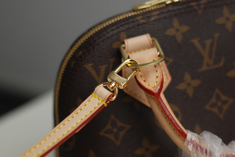 I W Fashion Lu-Vi bags - 8260
