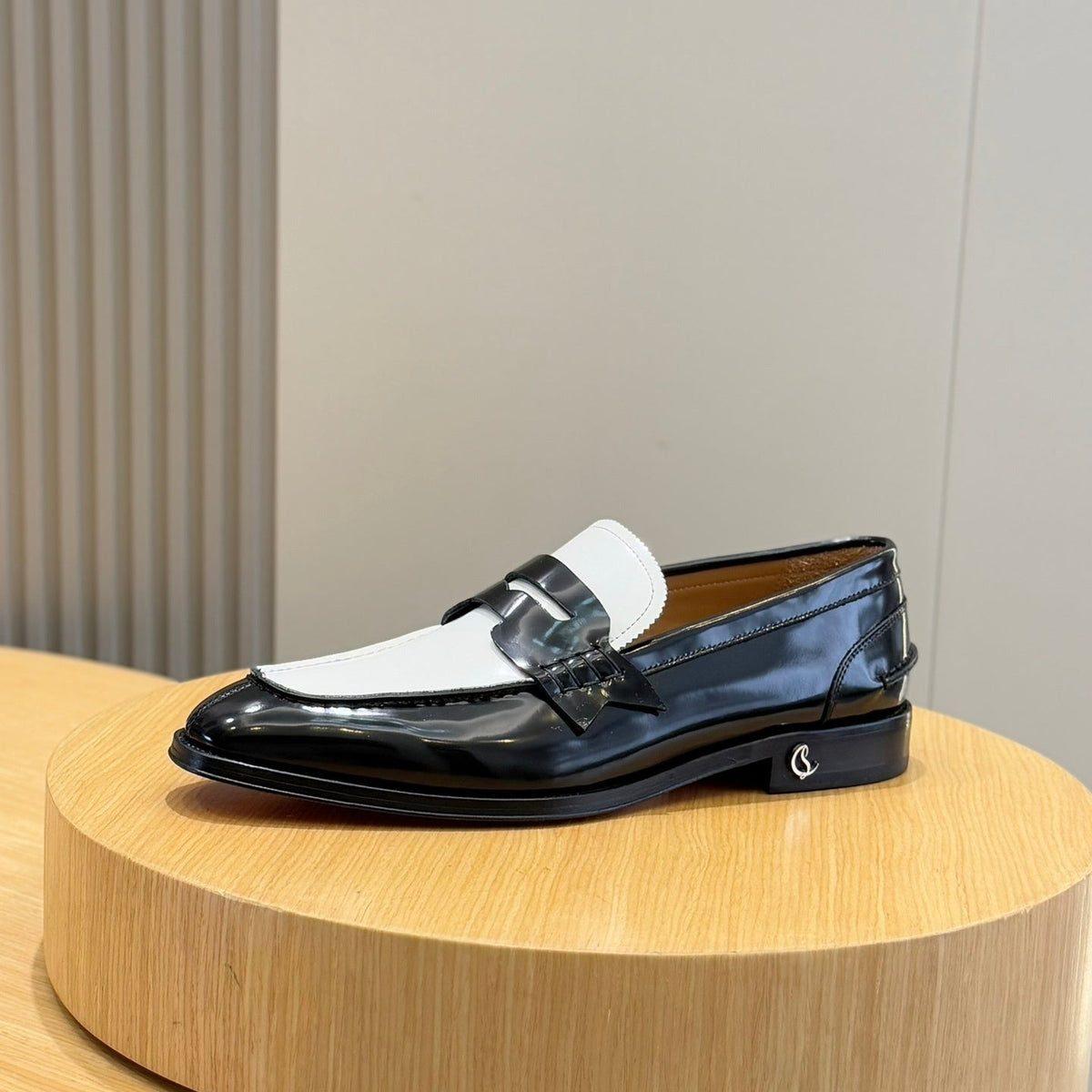 Mila's Edit - High-Quality Designer Products for You - AFFORDABLE LUXURY HEELS - 8279