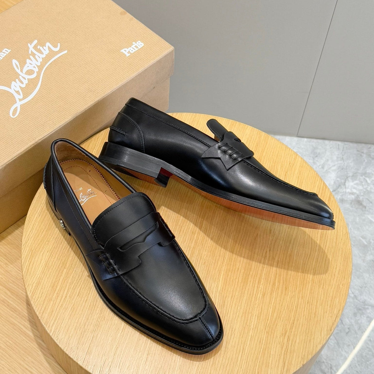 Mila's Edit - High-Quality Designer Products for You - AFFORDABLE LUXURY HEELS - 8283