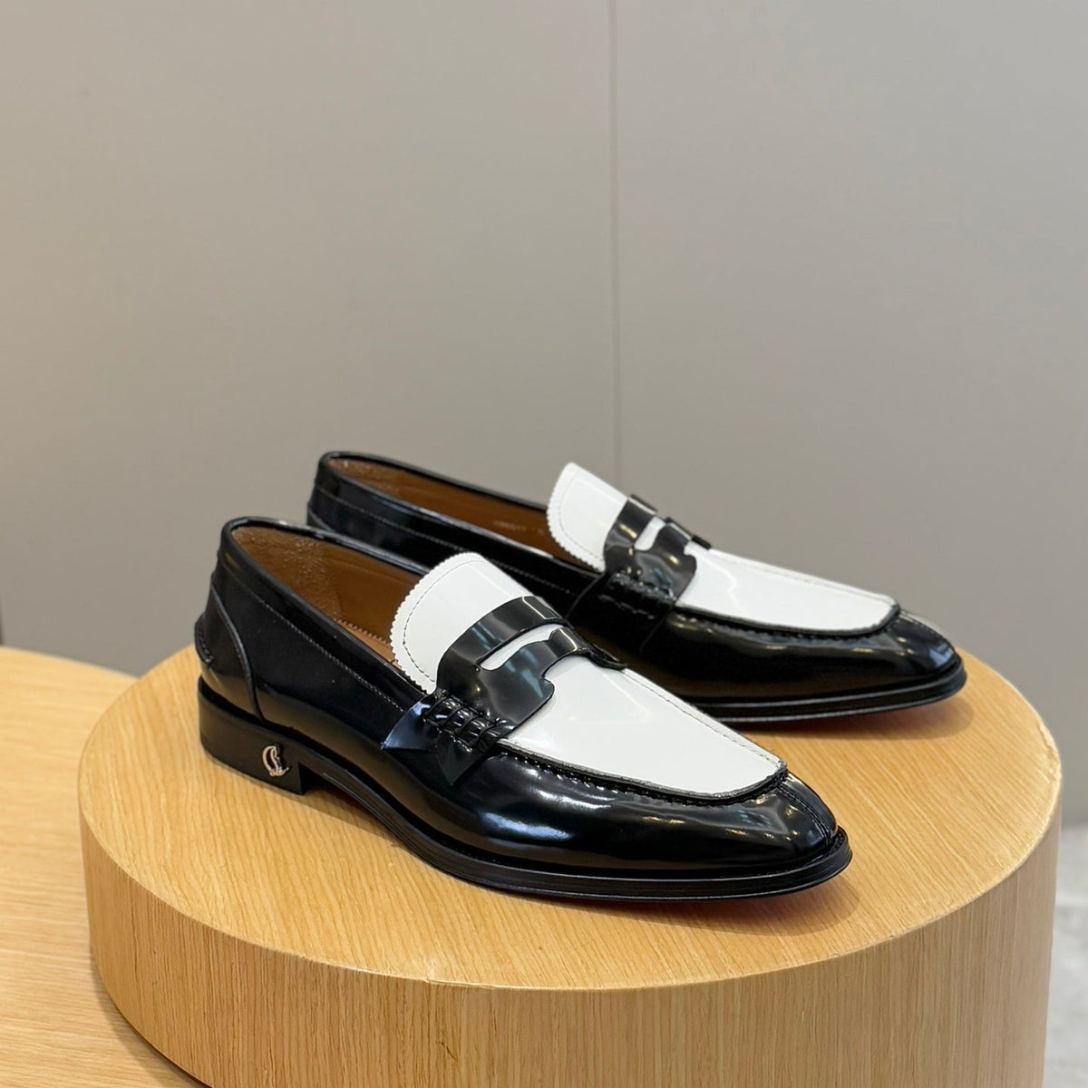 Mila's Edit - High-Quality Designer Products for You - AFFORDABLE LUXURY HEELS - 8279