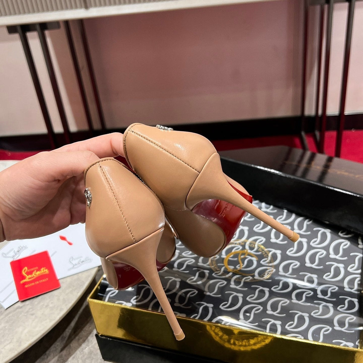 Mila's Edit - High-Quality Designer Products for You - AFFORDABLE LUXURY HEELS - 8175