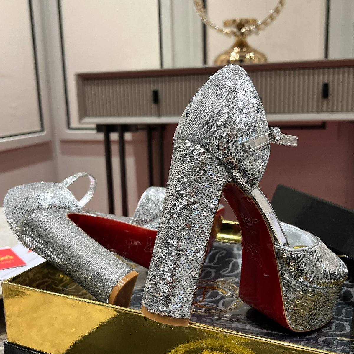 Mila's Edit - High-Quality Designer Products for You - AFFORDABLE LUXURY HEELS - 8235