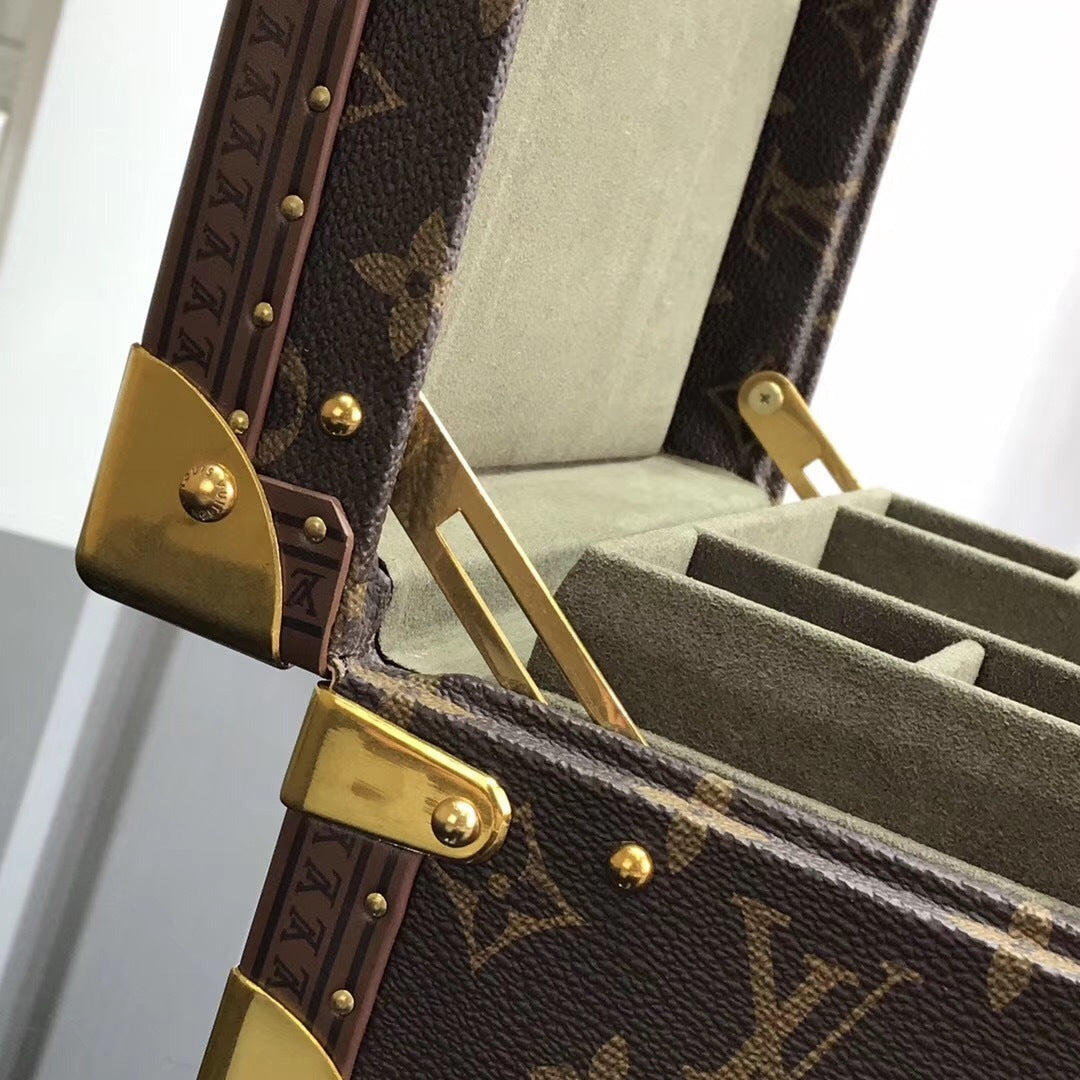 Mila's Edit - Best High-End Brands in One Place - AFFORDABLE LUXURY BAGS - 4021