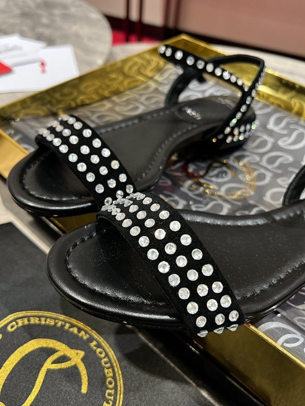 Mila's Edit - High-Quality Designer Products for You - AFFORDABLE LUXURY HEELS - 8131