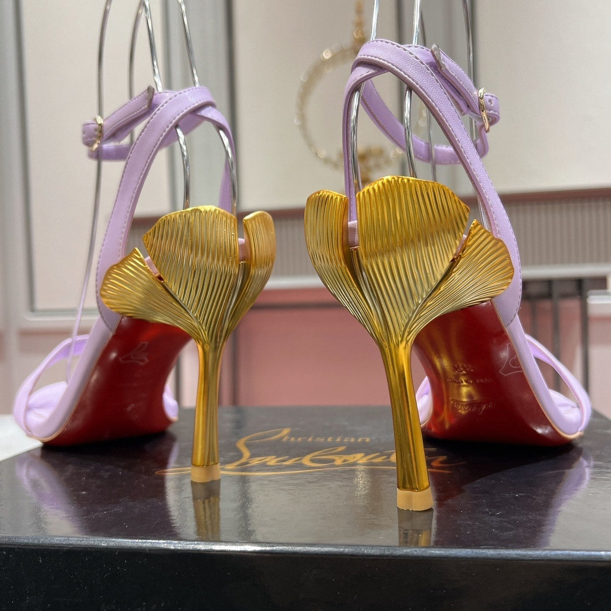 Mila's Edit - High-Quality Designer Products for You - AFFORDABLE LUXURY HEELS - 8095